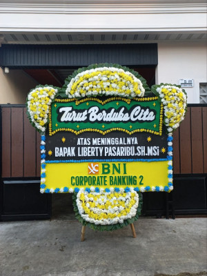 Papan Bunga Duka di Babakan Surabaya